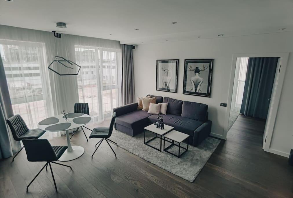 Apartment Brand New In Center. *